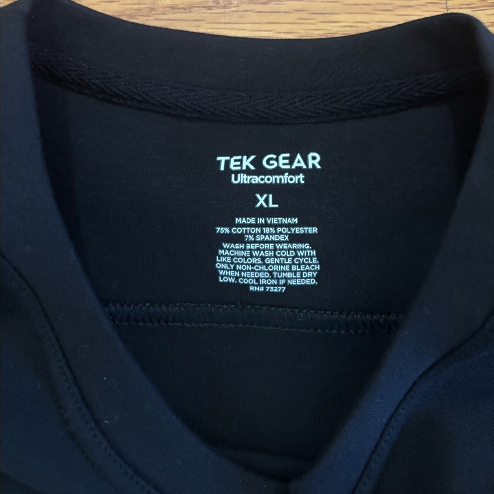 Tek Gear Shirt Women’s XL Black Tank Top UltraComfort Sleeveless Athletic New - Picture 2 of 5